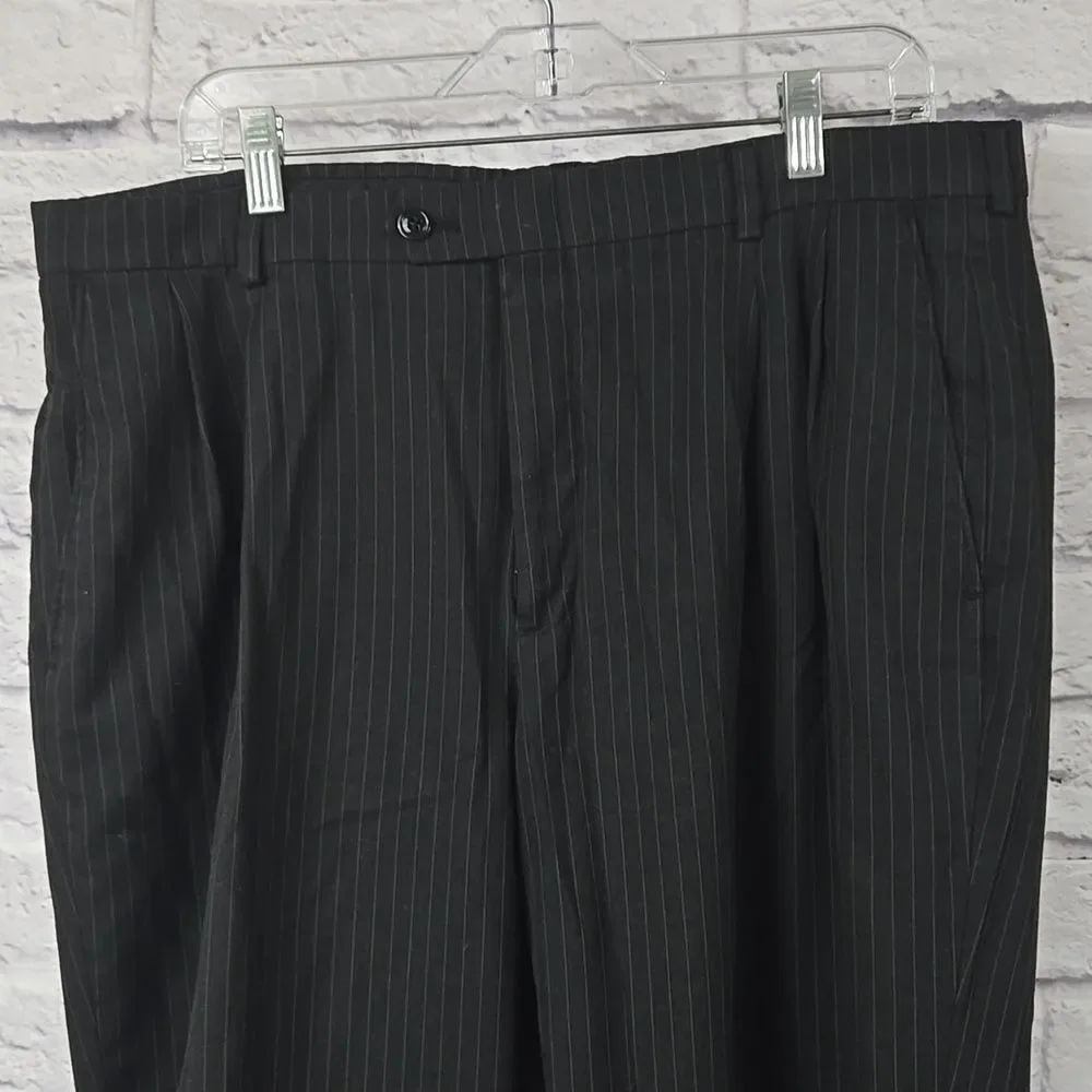 Haggar Men's 38x29 Black Pinstripe Classic Pleated Front Dress Pant Cuff No Iron - Picture 12 of 15